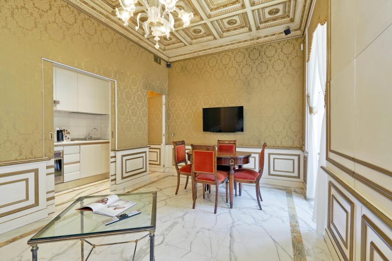 Elegant Apartment Nearby Trevi Fountain Roma Exterior foto